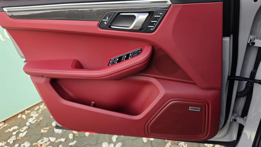 Porsche Macan - Vista 12