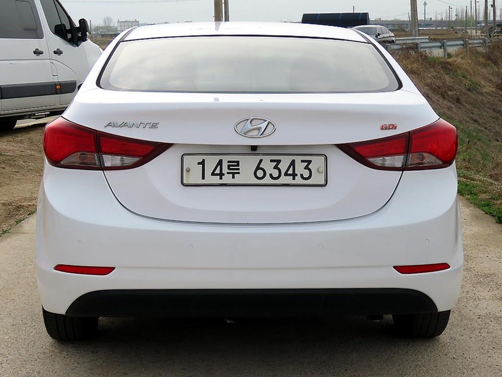 HYUNDAI Avante - Vista 4