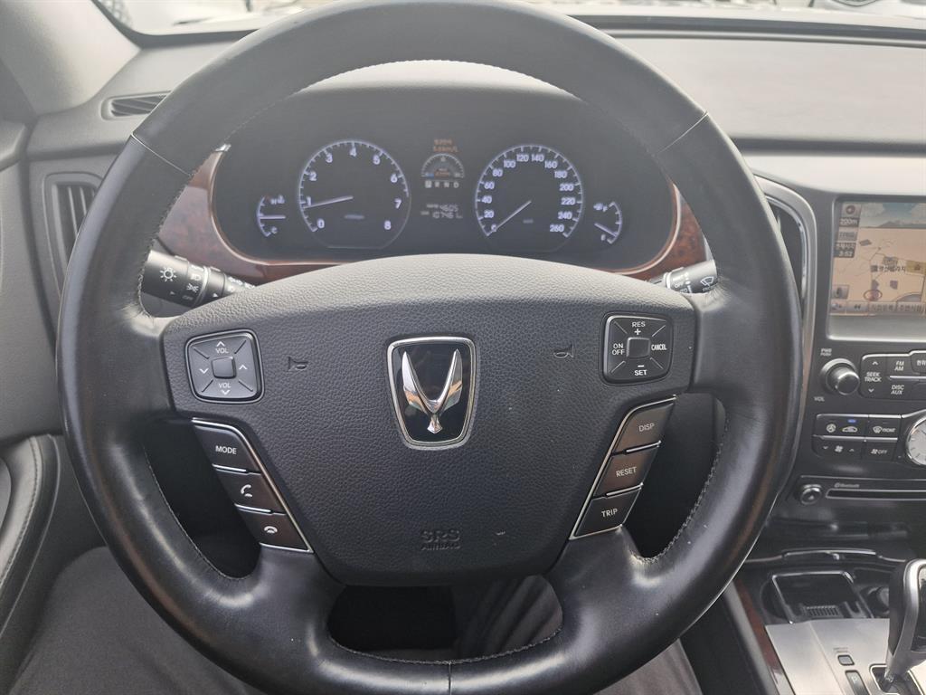 HYUNDAI Equus - Vista 6