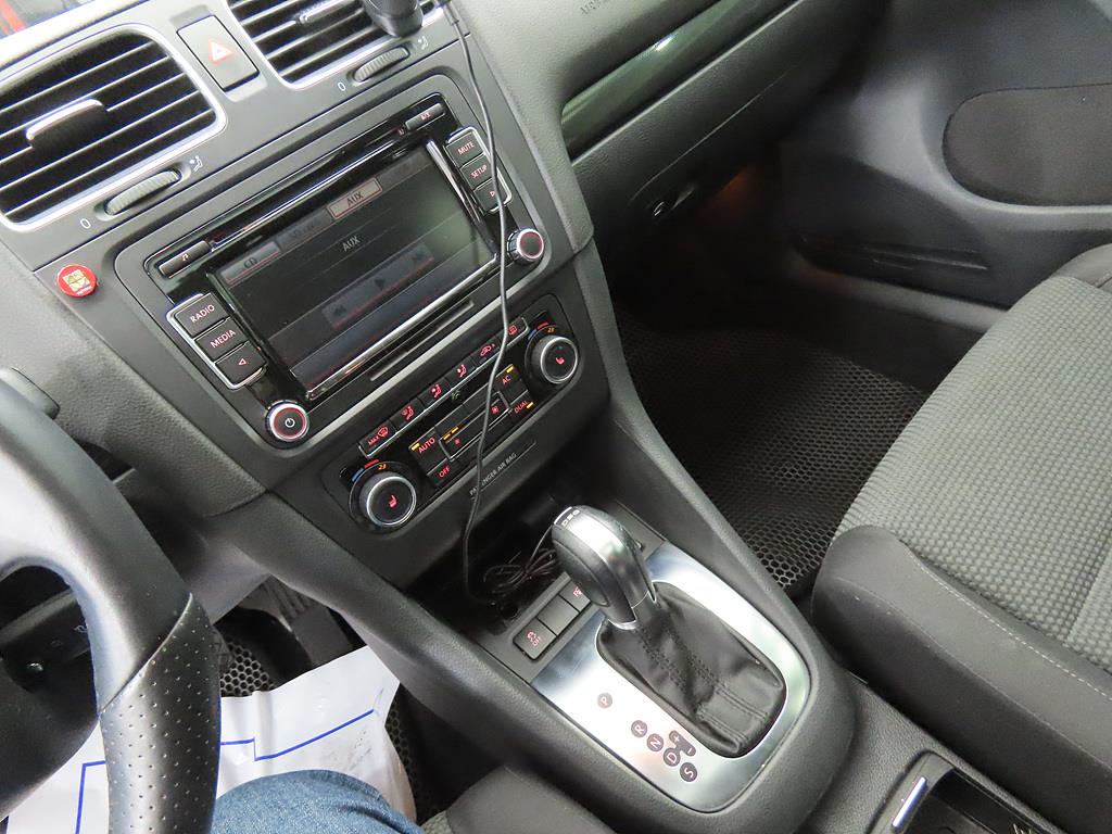 Volkswagen Golf - Vista 8