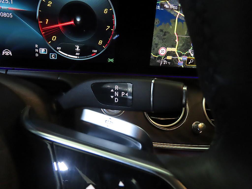 Mercedes Benz E class - Vista 12