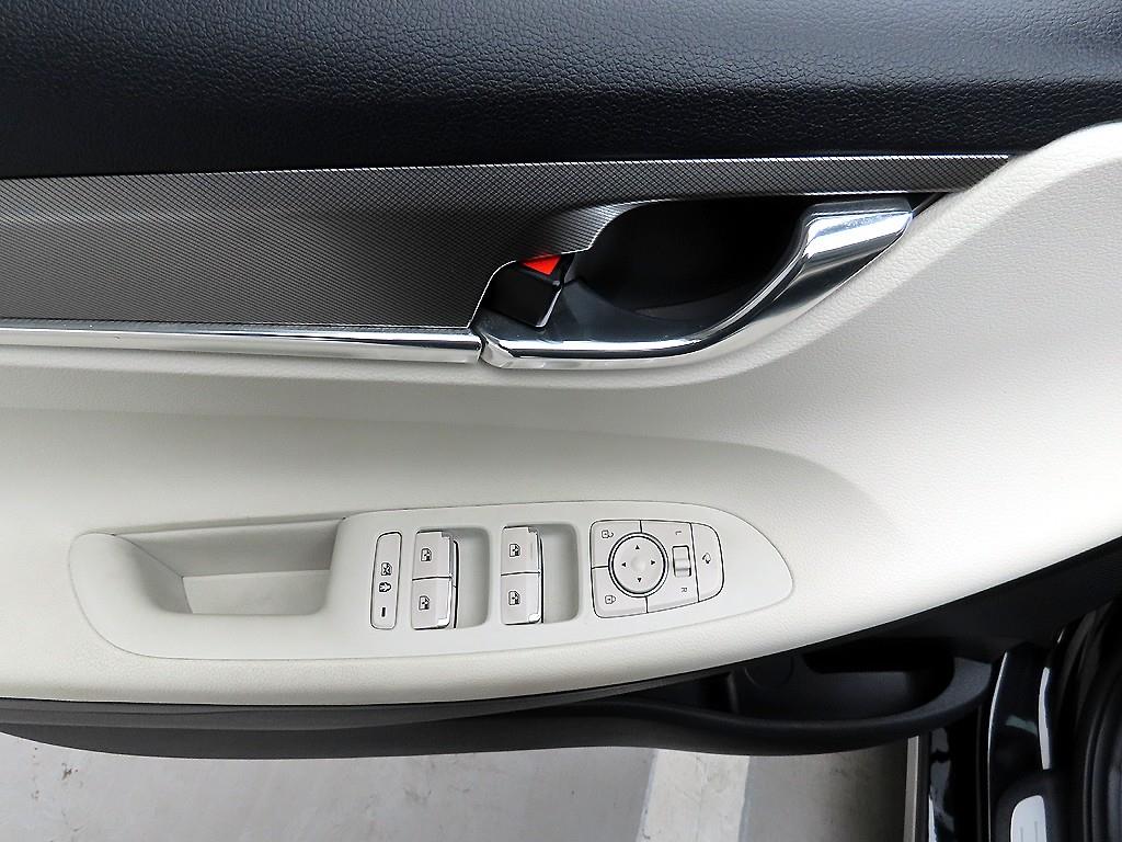 HYUNDAI Grandeur - Vista 11