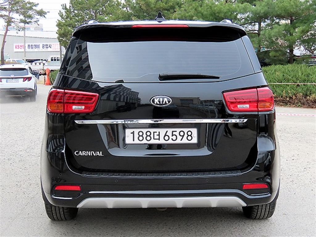 KIA Carnival - Vista 4