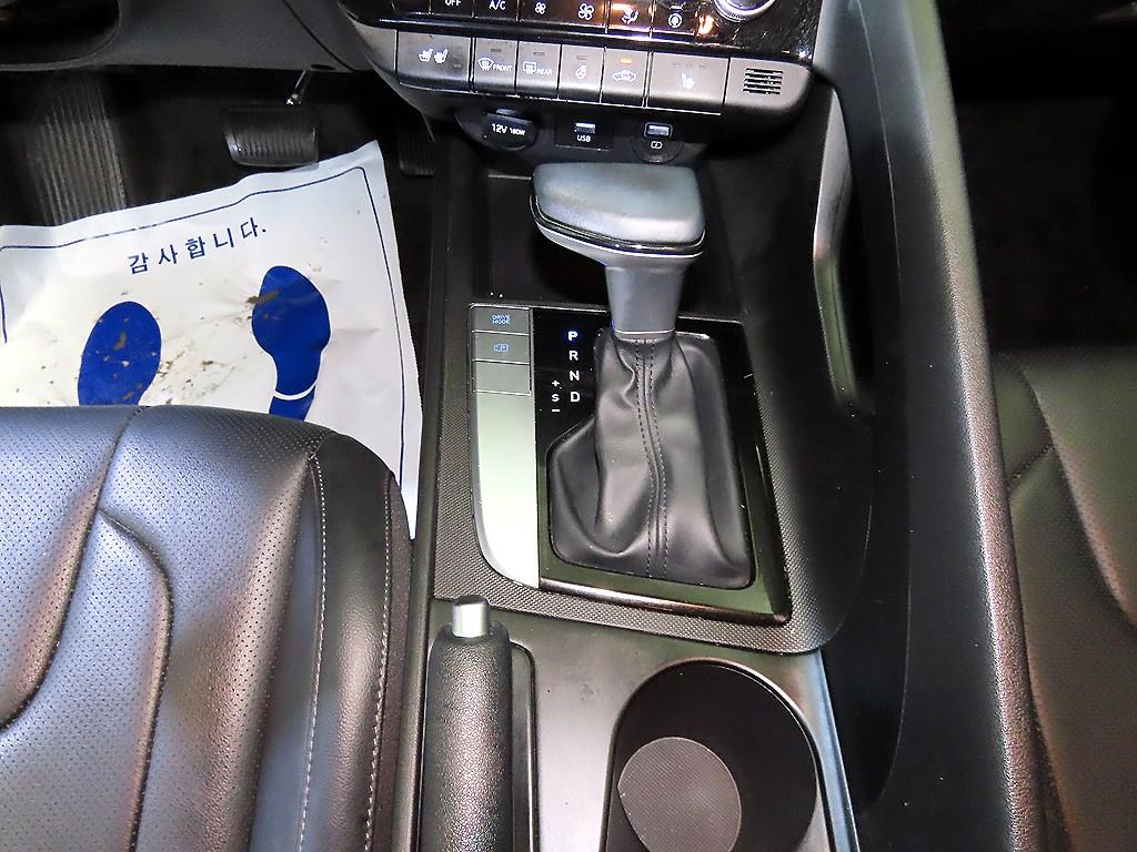 HYUNDAI Avante - Vista 12