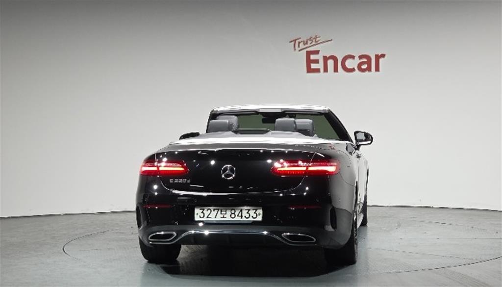 Mercedes Benz E class - Vista 4