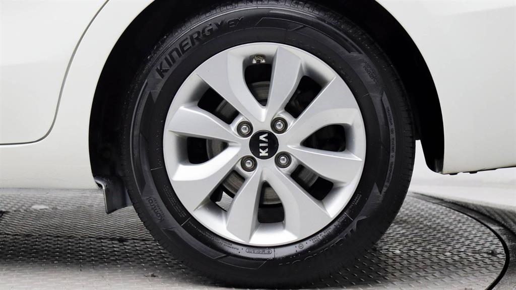 KIA Pride - Vista 11