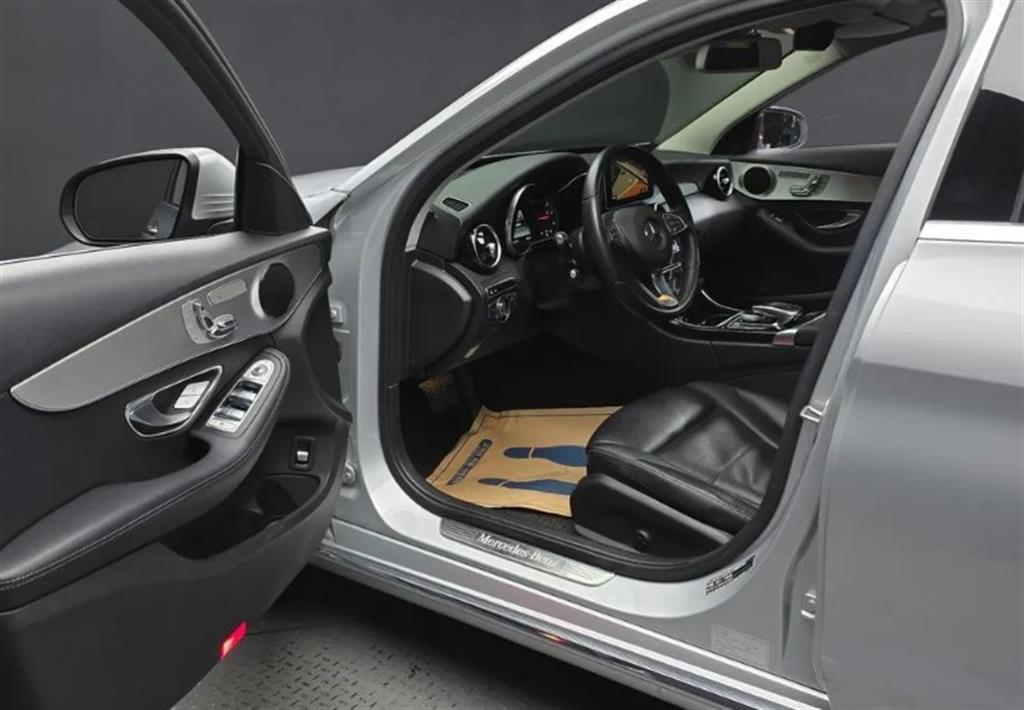 Mercedes Benz C Class - Vista 10