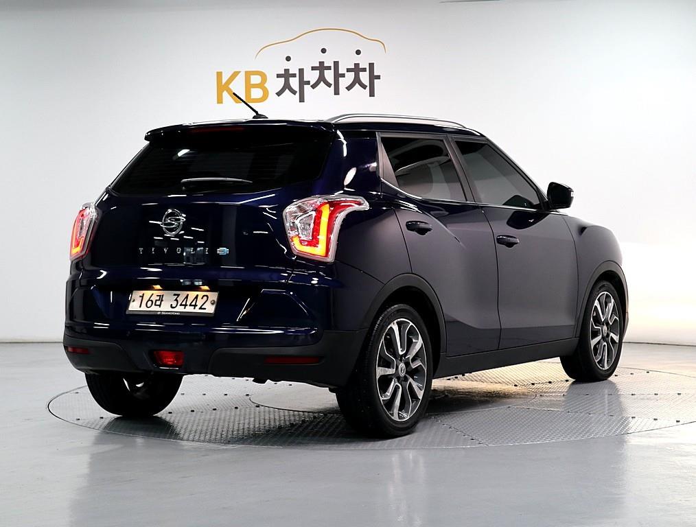 Ssangyong Tivoli - Vista 3