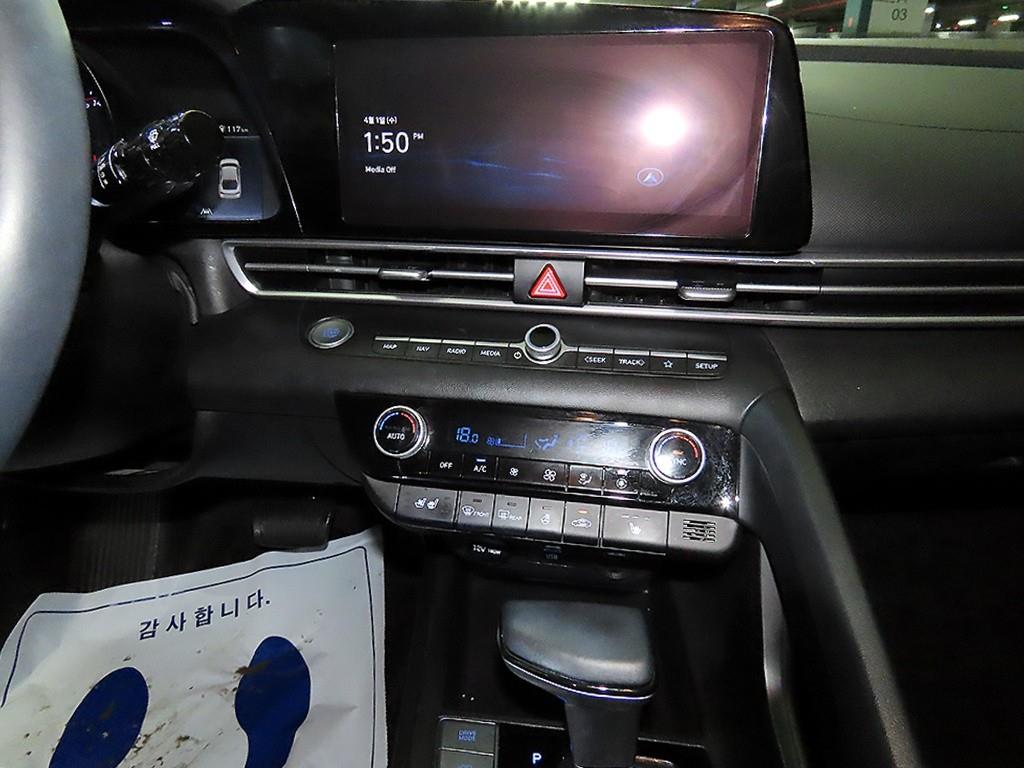 HYUNDAI Avante - Vista 11