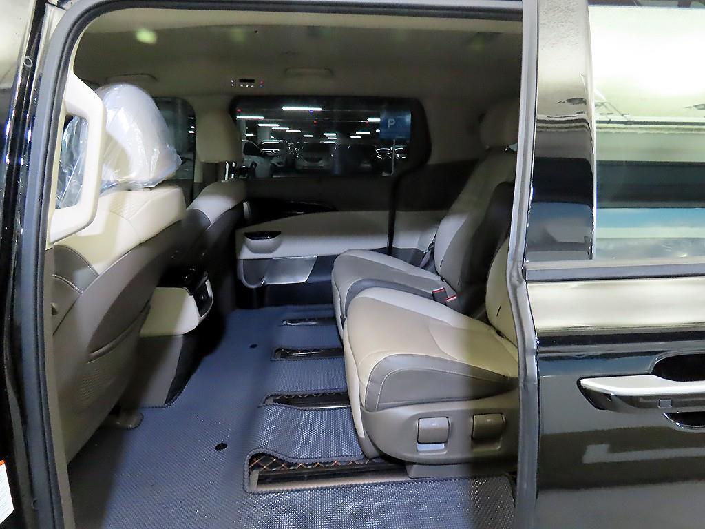 KIA Carnival - Vista 7