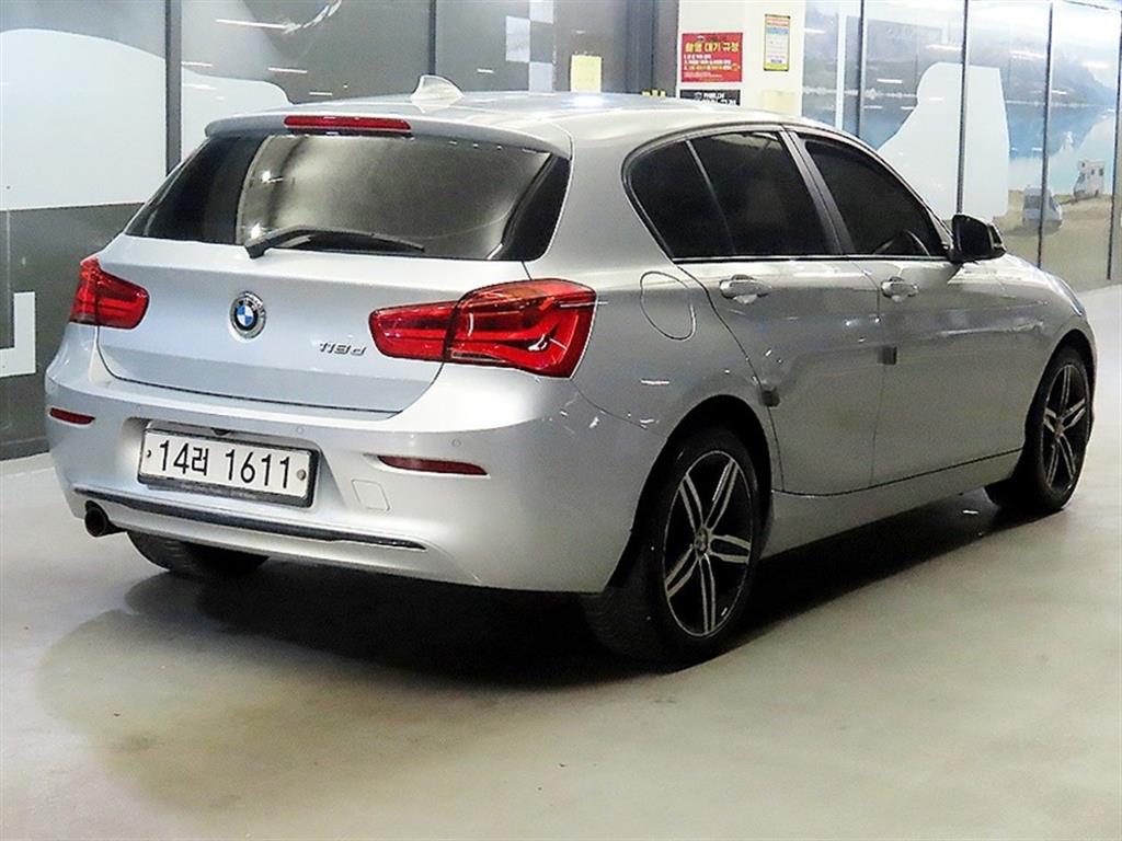 BMW 1 series - Vista 4