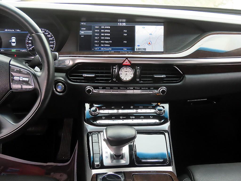 Genesis EQ900 - Vista 10