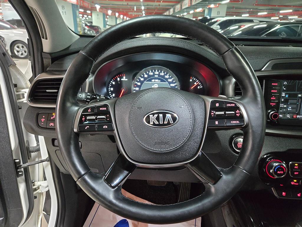 KIA Sorento - Vista 8