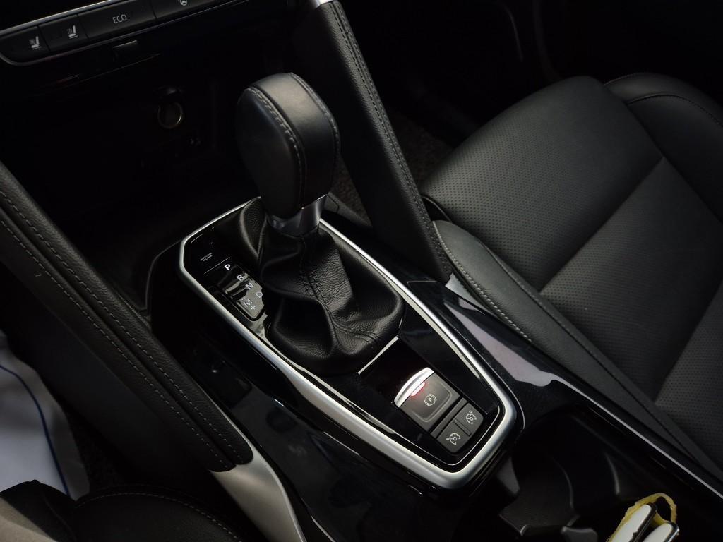 SAMSUNG QM6 - Vista 8