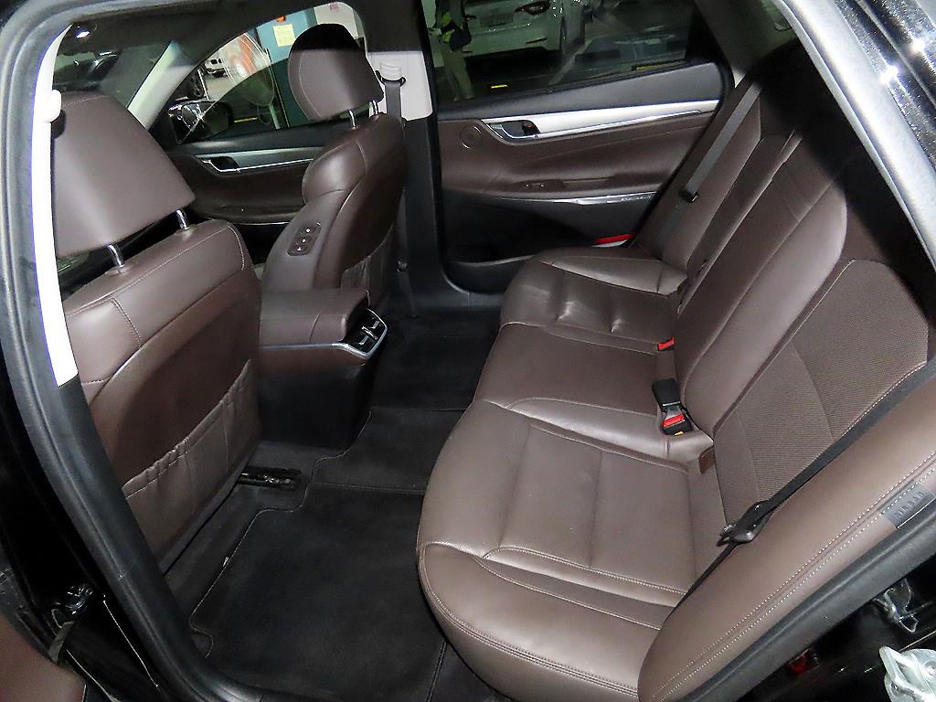 HYUNDAI Grandeur - Vista 7