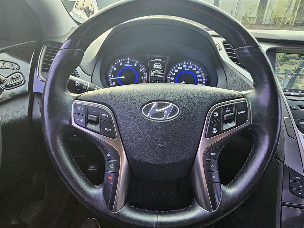 HYUNDAI Grandeur - Vista 5