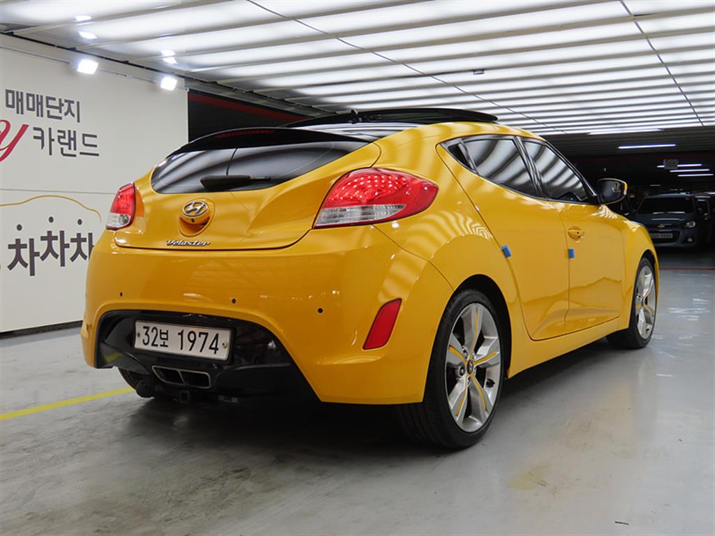 HYUNDAI Veloster - Vista 4