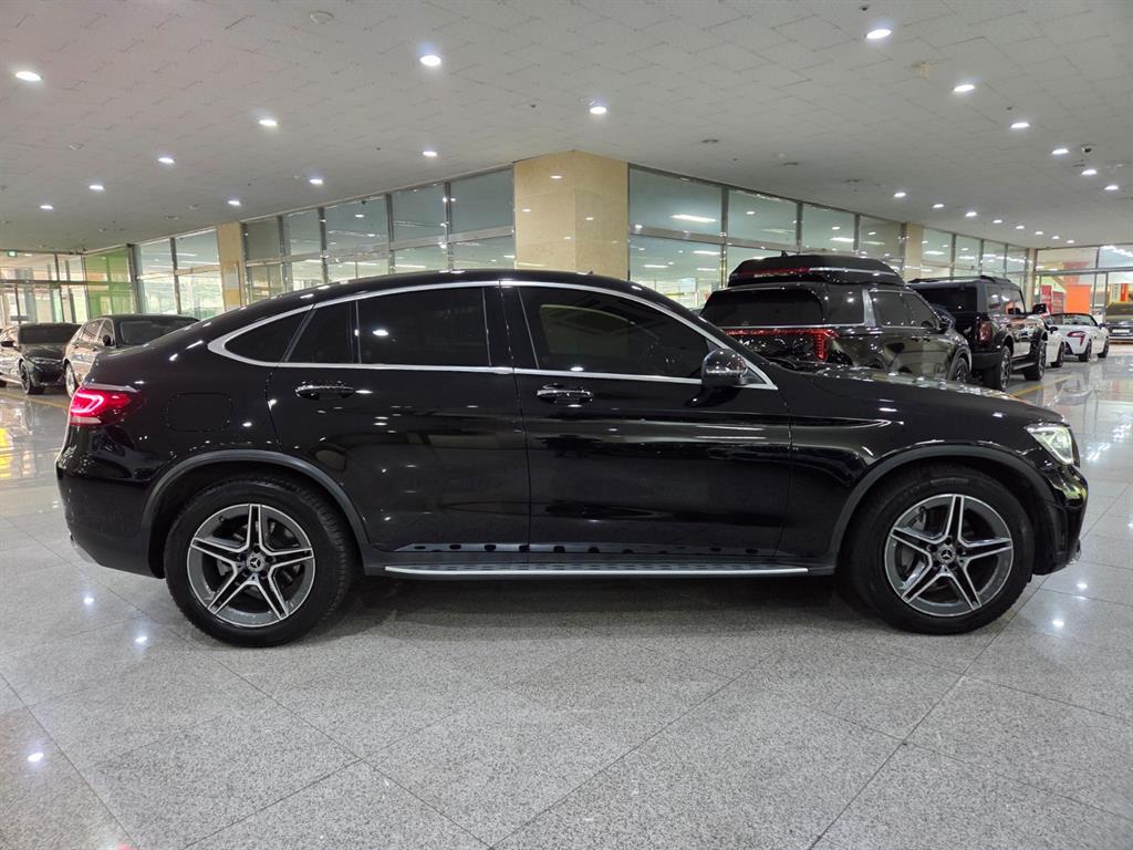 Mercedes Benz GLC Class - Vista 5