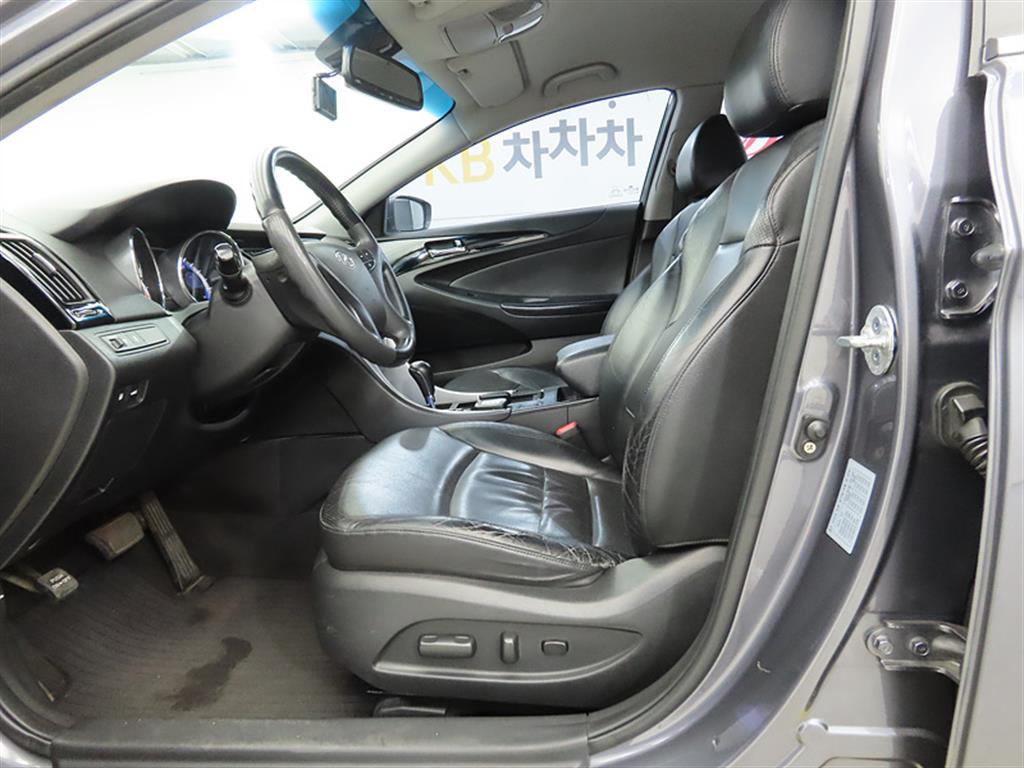 HYUNDAI Sonata - Vista 5