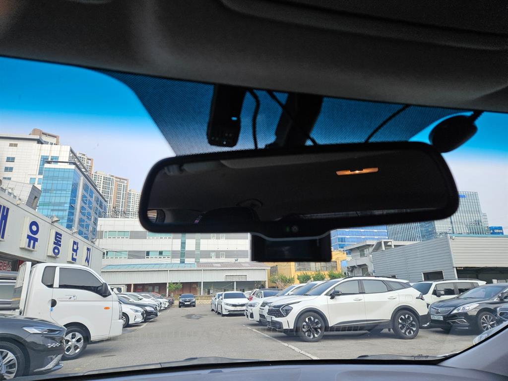 HYUNDAI Avante - Vista 10