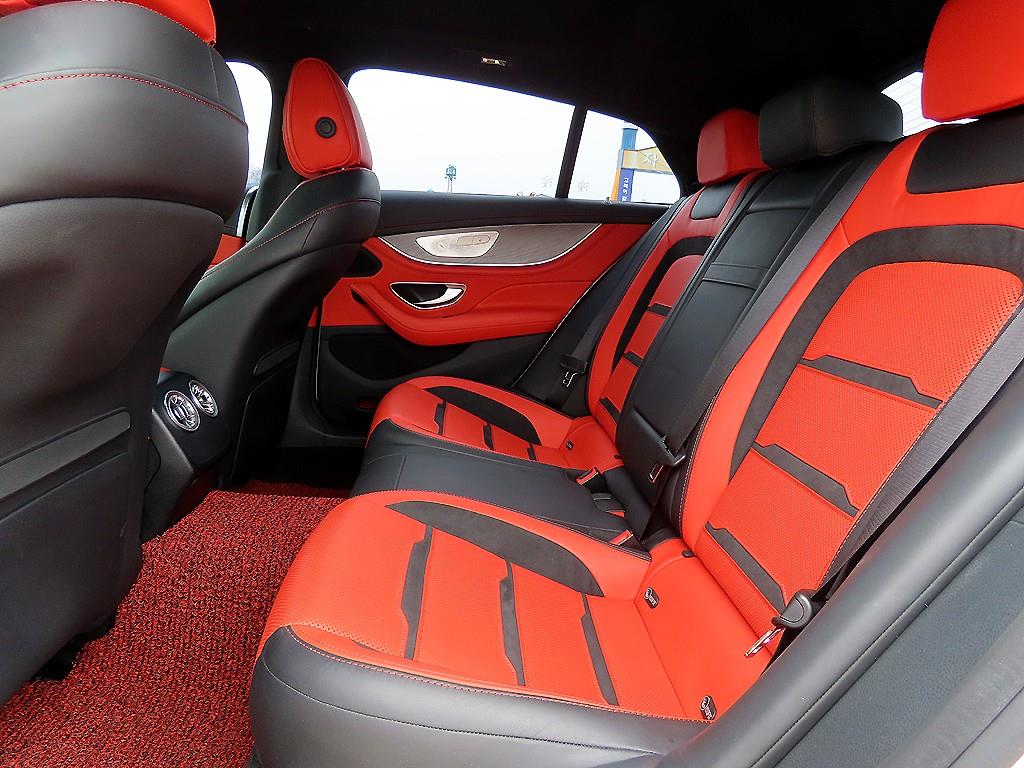 Mercedes Benz AMG GT - Vista 6