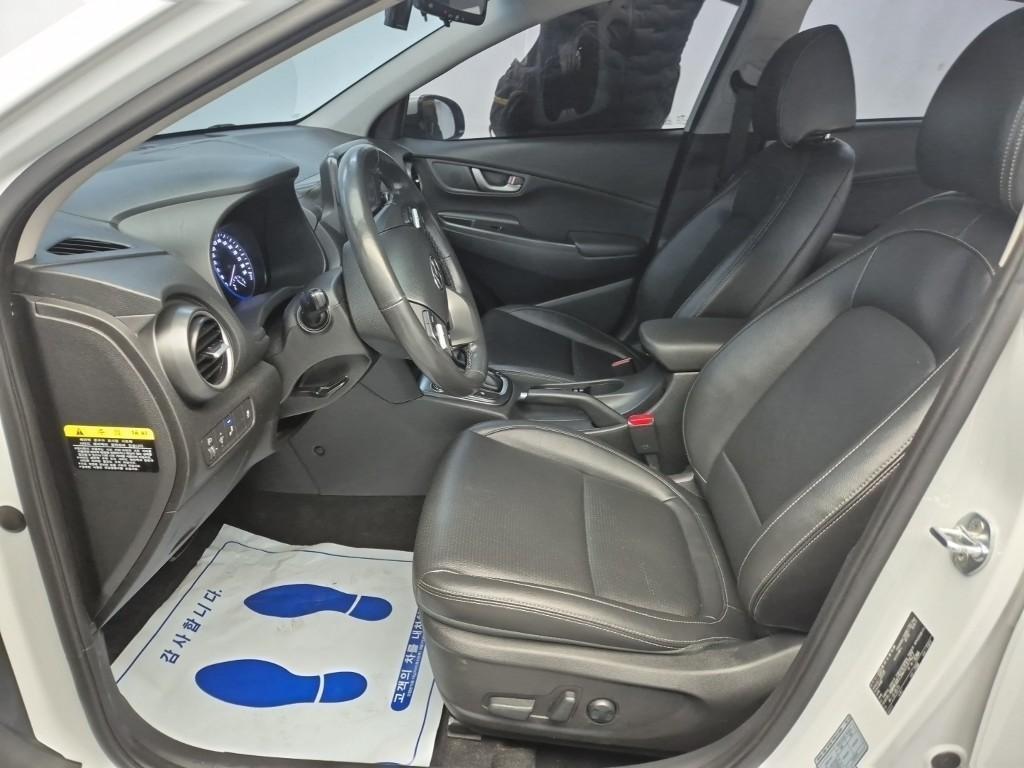 HYUNDAI Kona - Vista 11