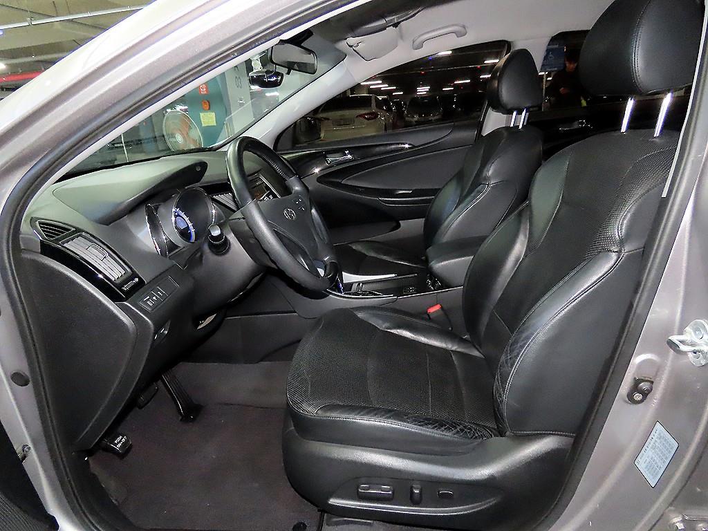 HYUNDAI Sonata - Vista 6