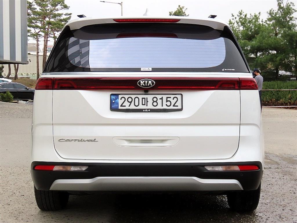 KIA Carnival - Vista 4
