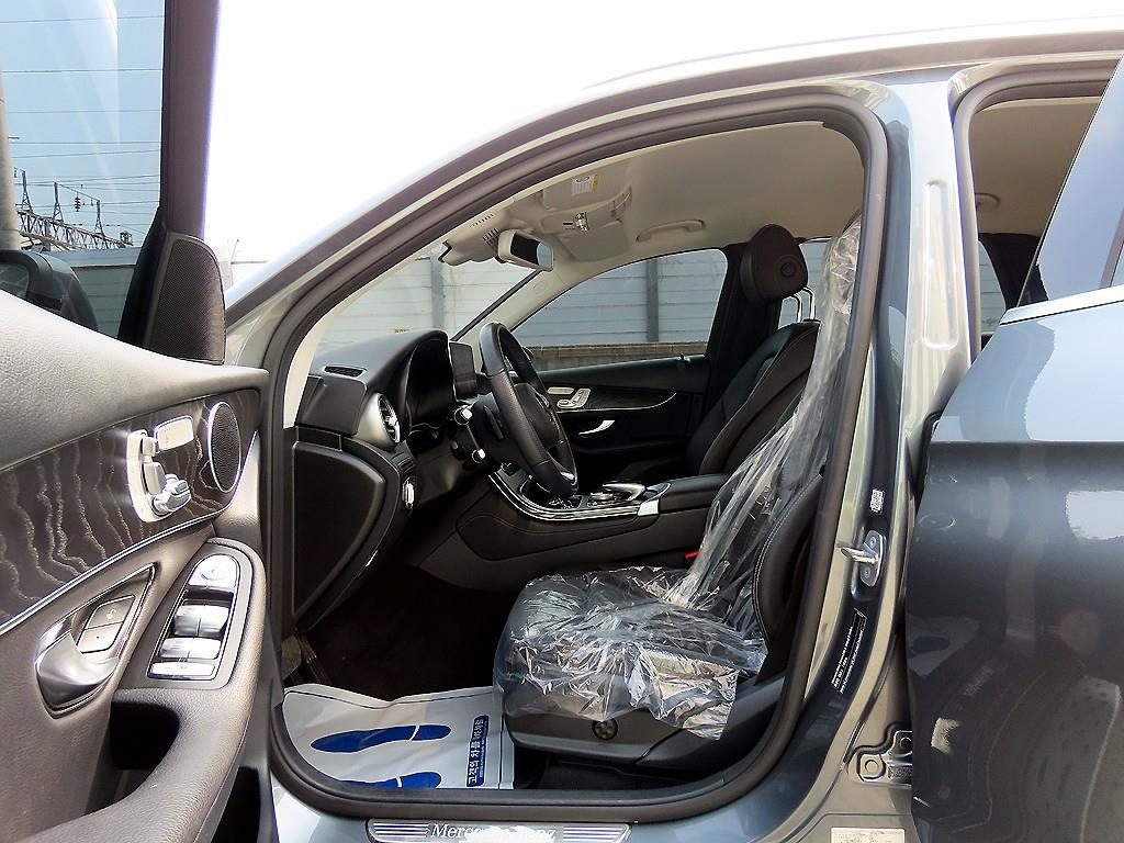 Mercedes Benz GLC Class - Vista 5