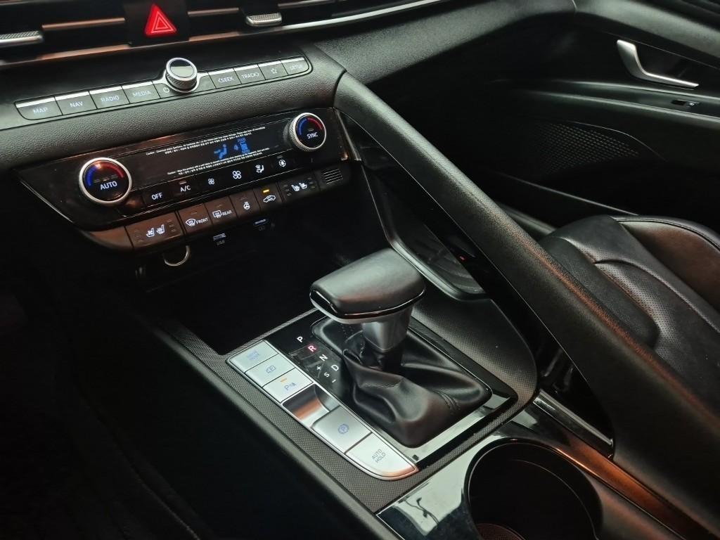 HYUNDAI Avante - Vista 8