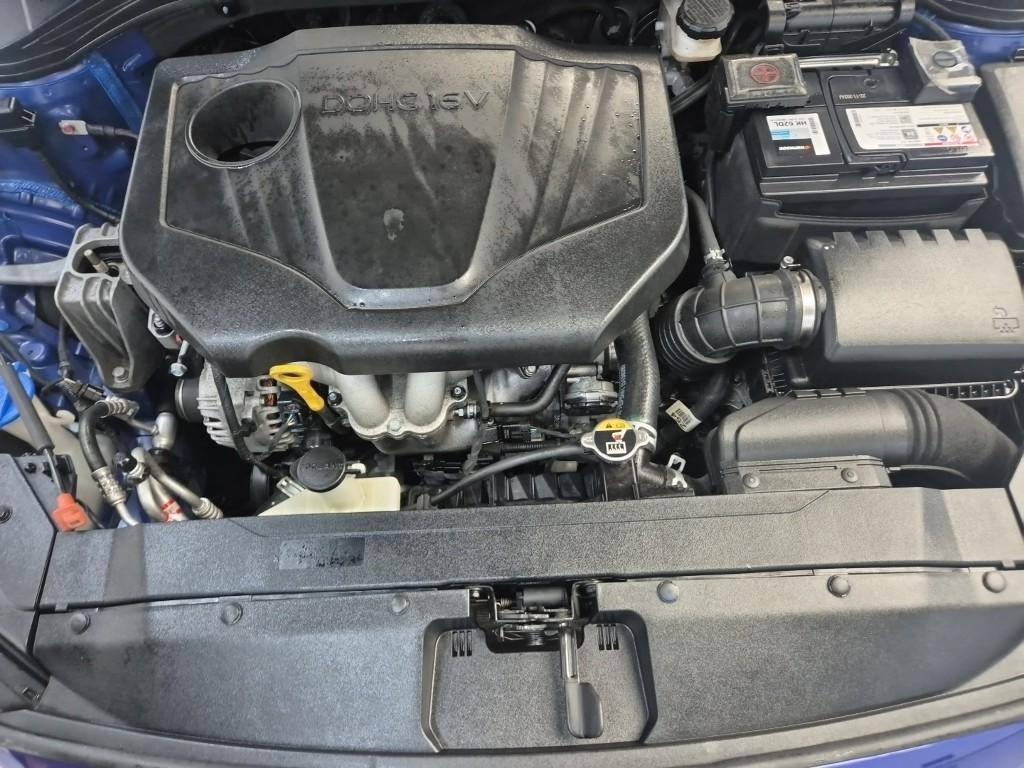 HYUNDAI Avante - Vista 5