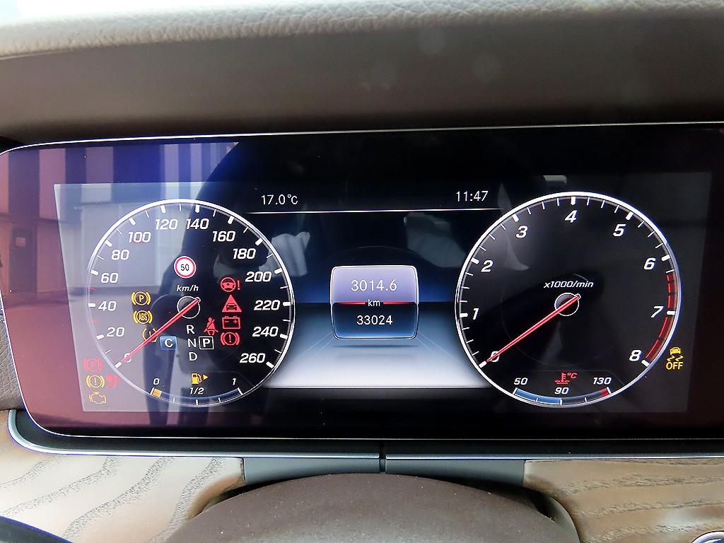 Mercedes Benz E class - Vista 9