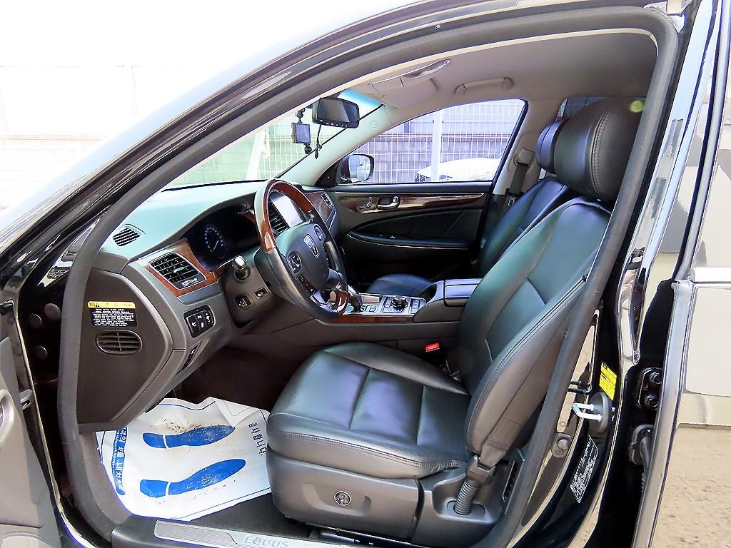 HYUNDAI Equus - Vista 5