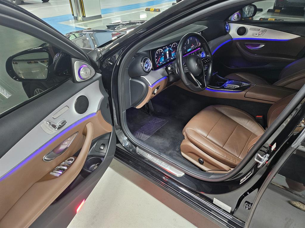 Mercedes Benz E class - Vista 6