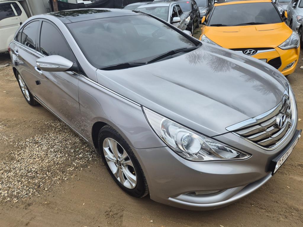 HYUNDAI Sonata - Vista 4