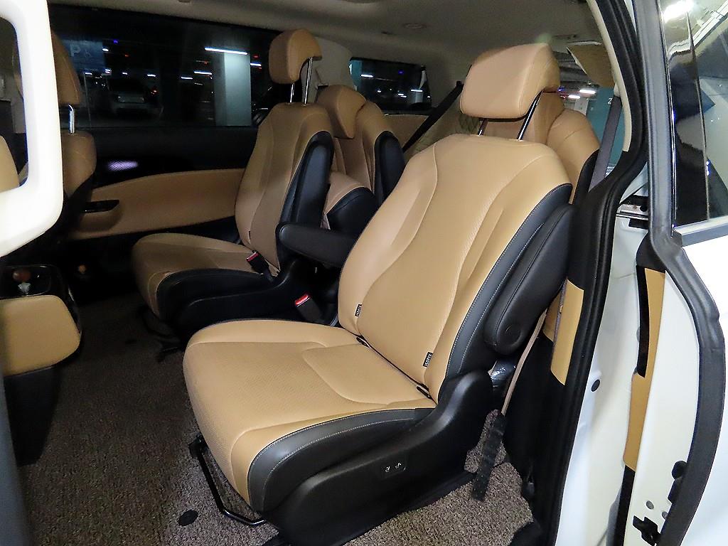 KIA Carnival - Vista 7