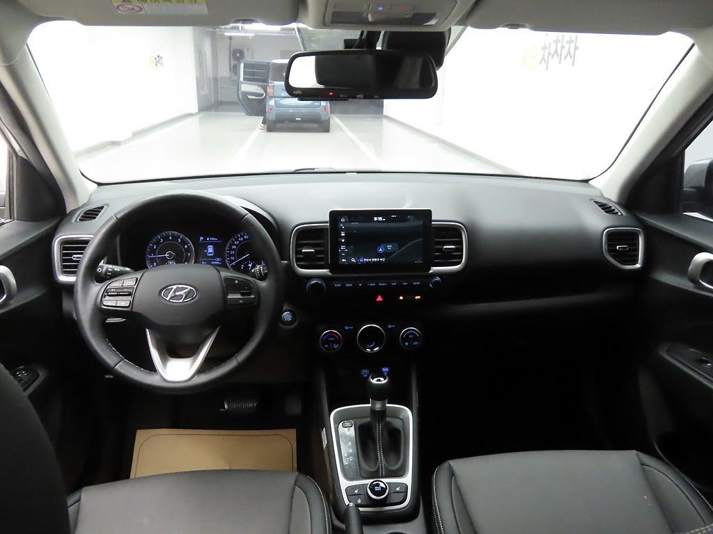 HYUNDAI Venue - Vista 7