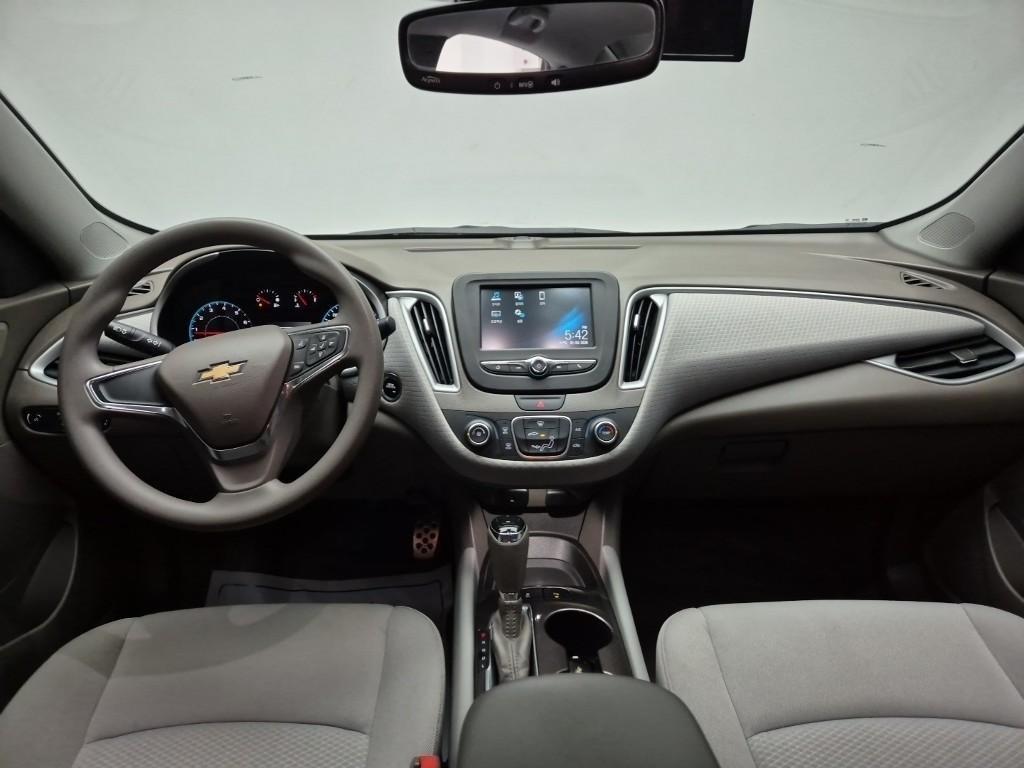 Chevrolet Malibu - Vista 7