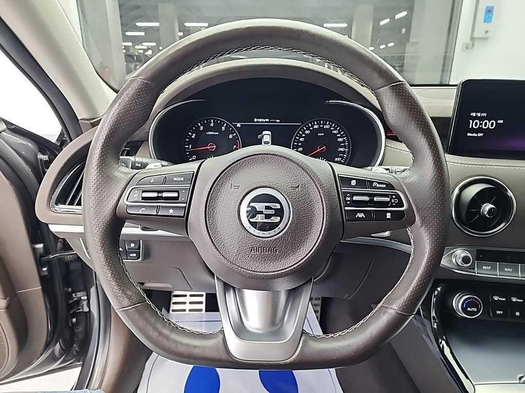 KIA Stinger - Vista 9