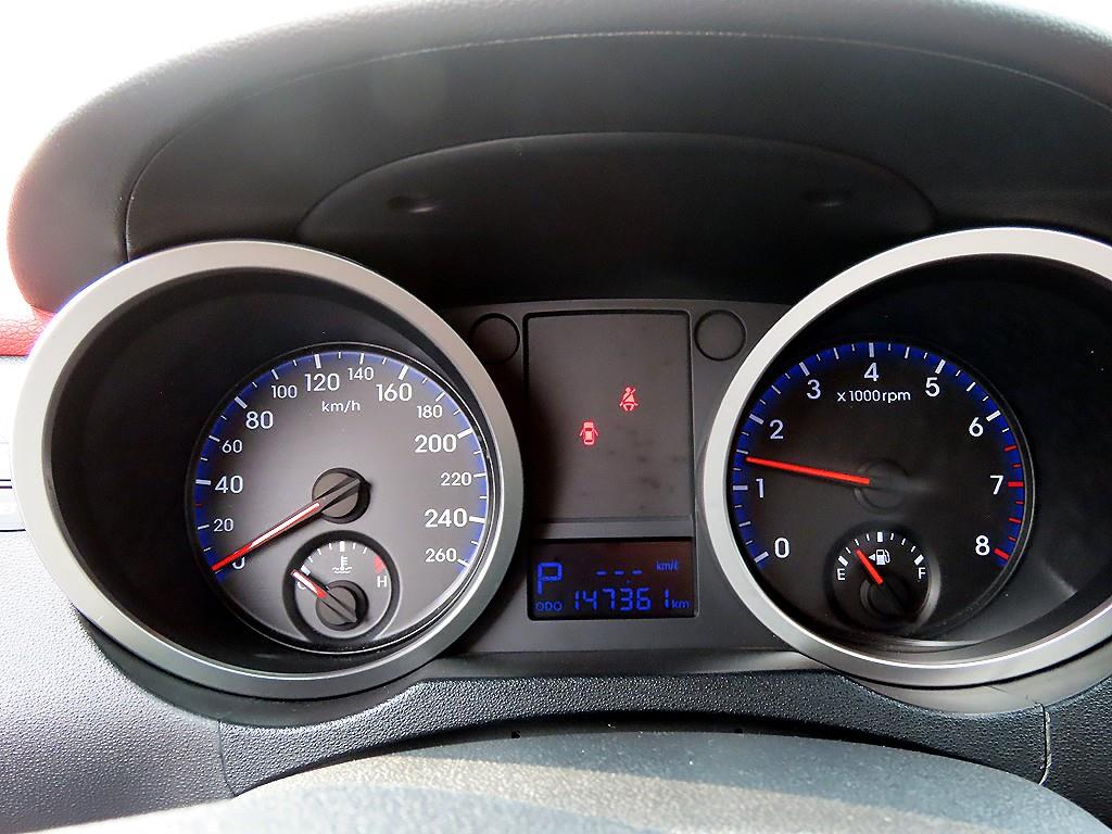 HYUNDAI Genesis - Vista 8