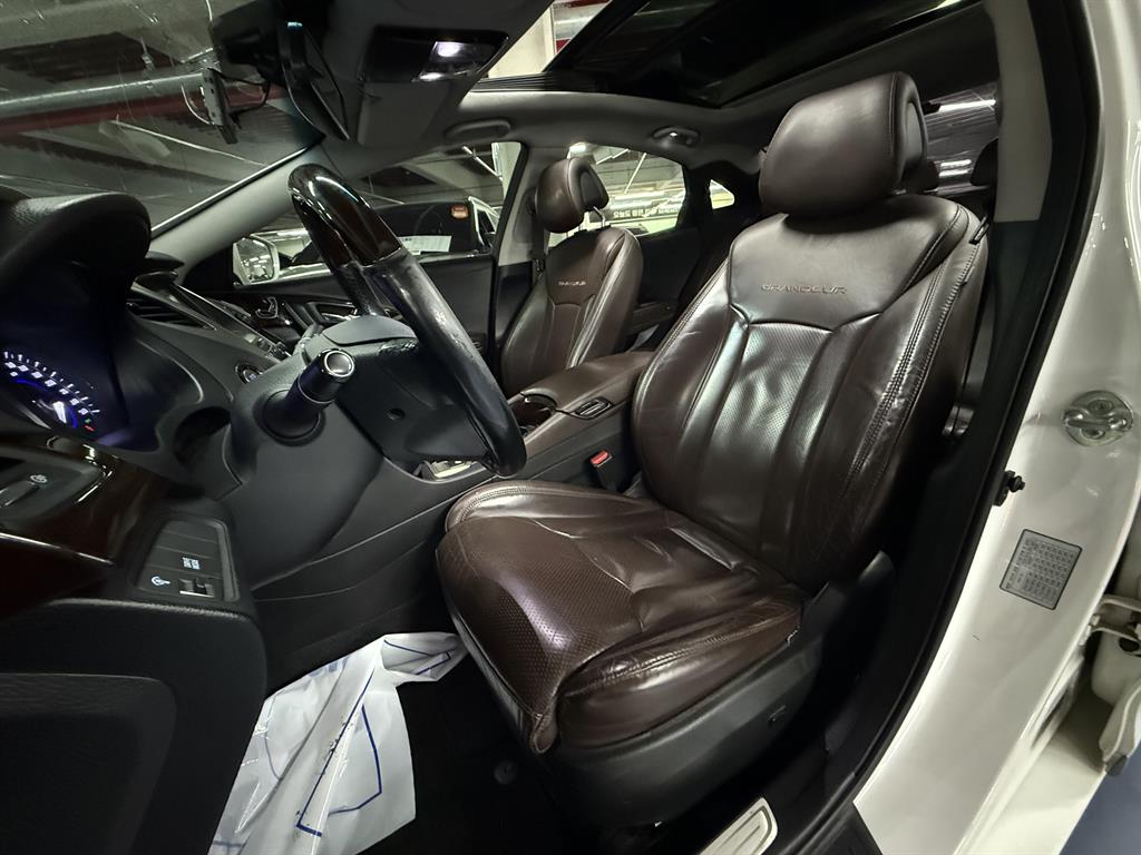 HYUNDAI Grandeur - Vista 6