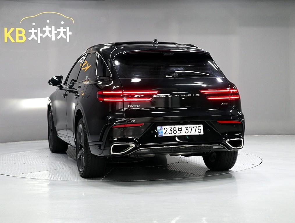 Genesis GV70 - Vista 4