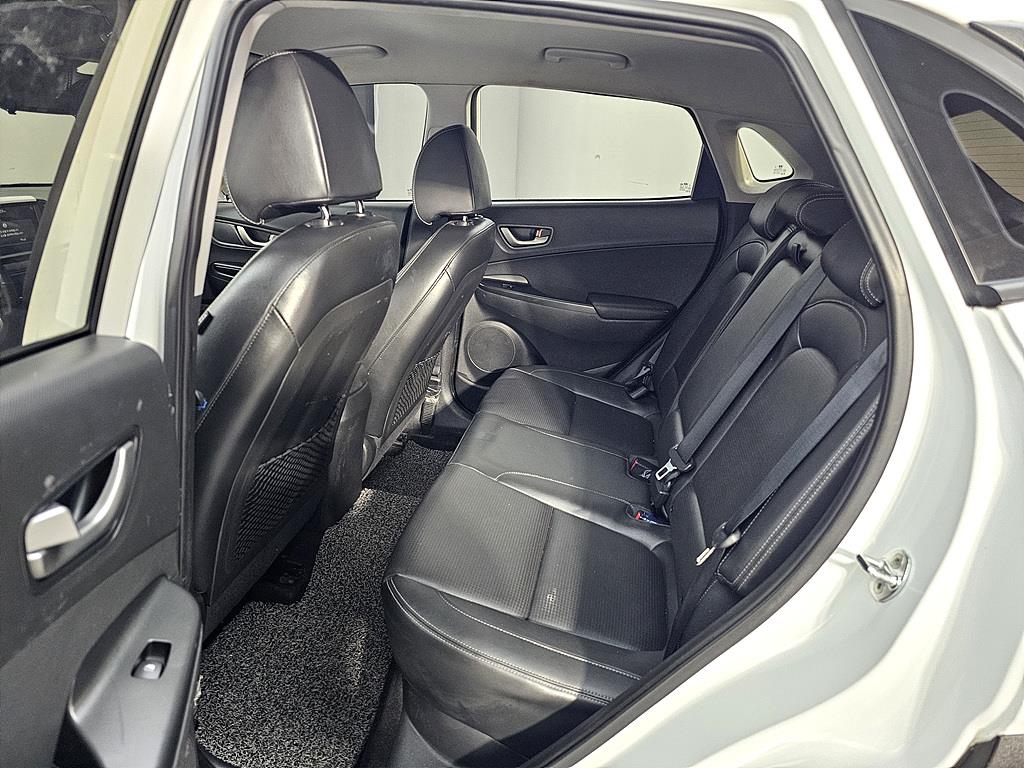 HYUNDAI Kona - Vista 9