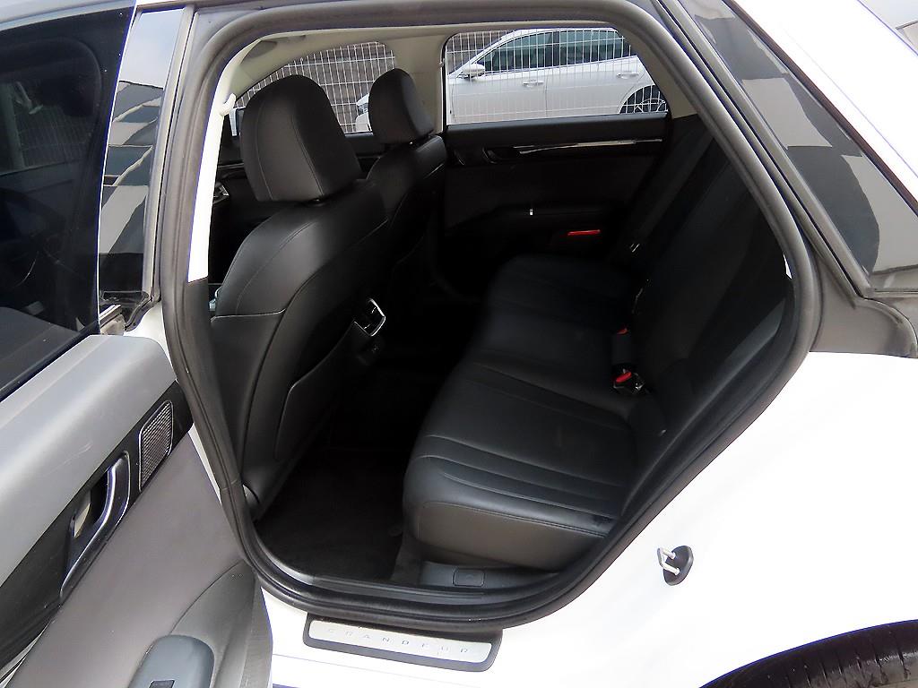 HYUNDAI Grandeur - Vista 6