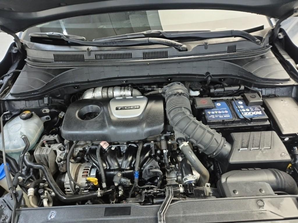 HYUNDAI Kona - Vista 5