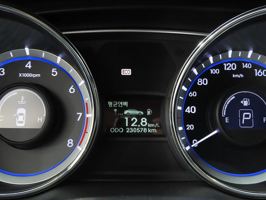 HYUNDAI Sonata - Vista 9