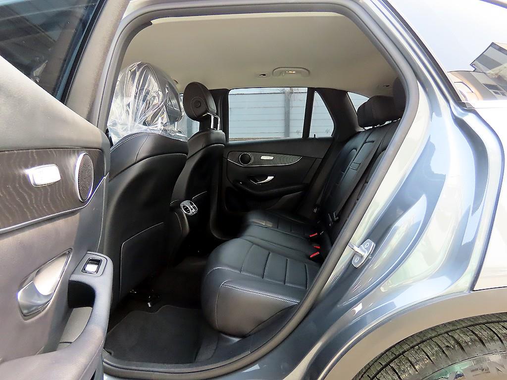 Mercedes Benz GLC Class - Vista 6