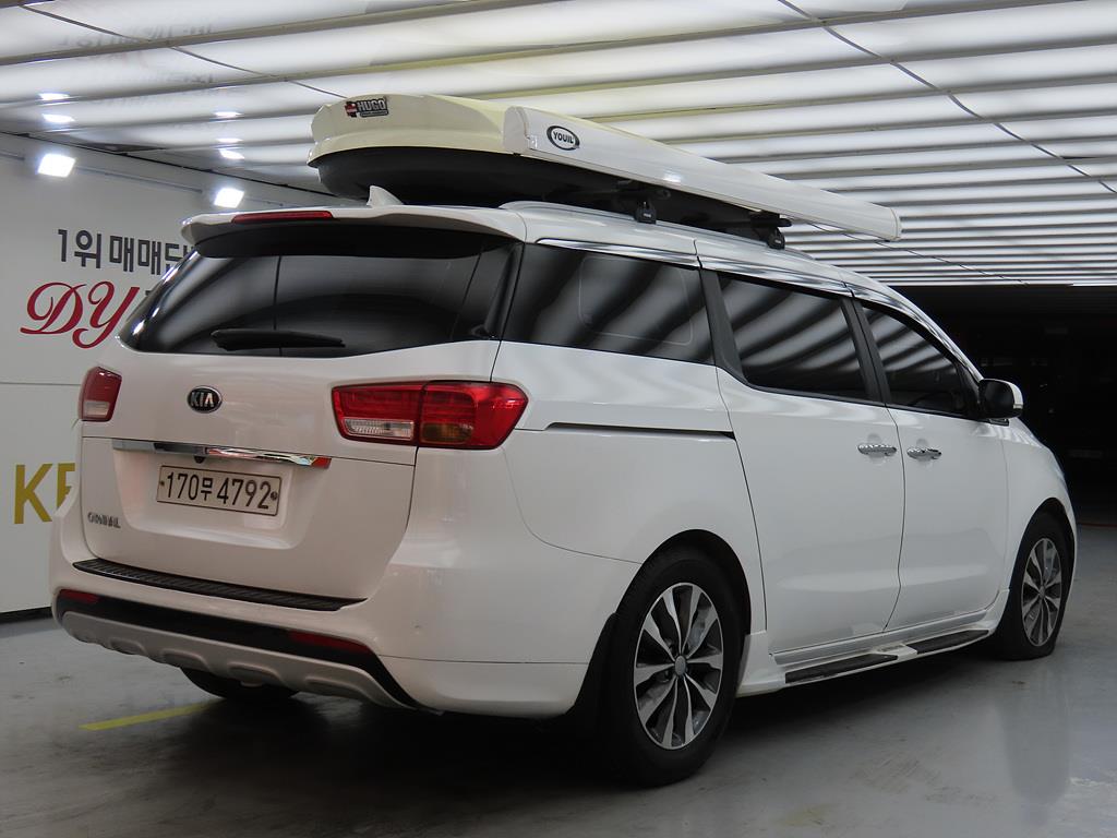 KIA Carnival - Vista 4