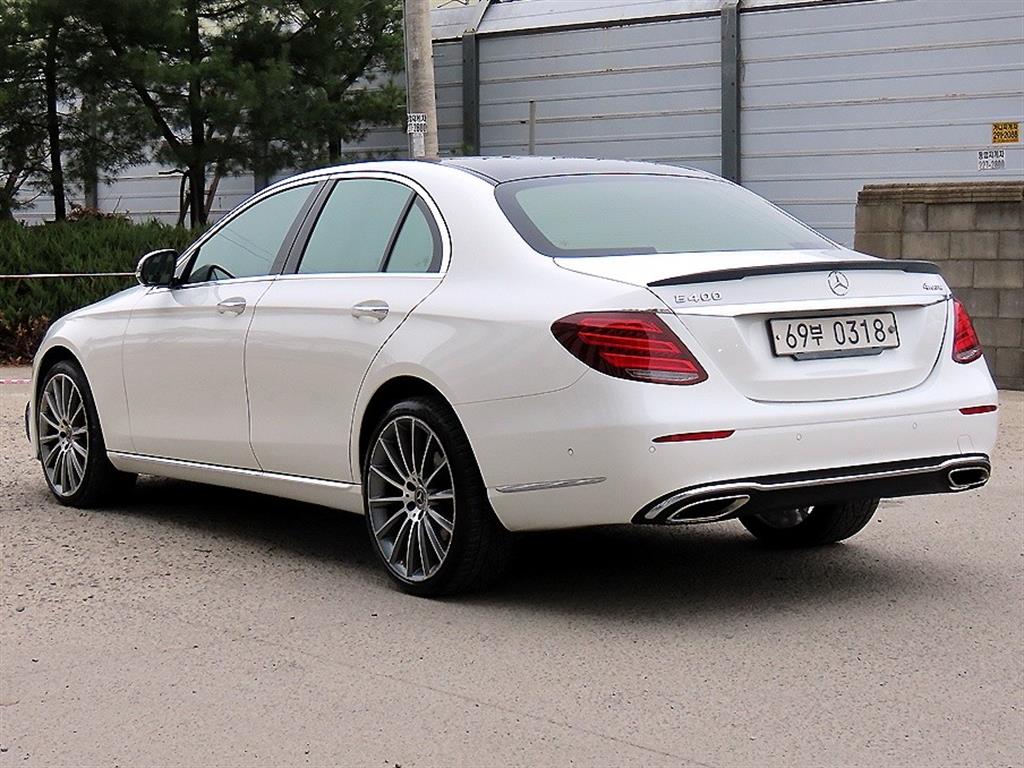 Mercedes Benz E class - Vista 3