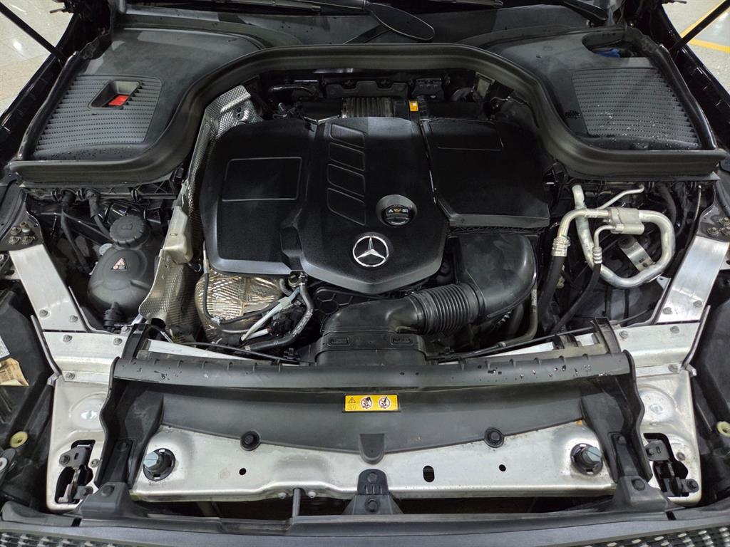 Mercedes Benz GLC Class 2021 Negro - Importación desde Corea - HF Imports Iquique - Foto 18